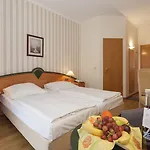 Seetelhotel Pommerscher Hof Wellnesshotel Im Herzen Der Kaiserbaeder Mit Direktem Zugang Zur Wellnessoase Shehrazade Hotel