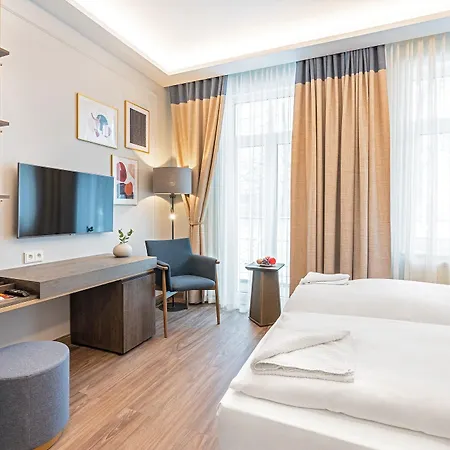 Hotel Seetelhotel Pommerscher Hof Wellnesshotel Im Herzen Der Kaiserbaeder Mit Direktem Zugang Zur Wellnessoase Shehrazade Heringsdorf (Usedom)