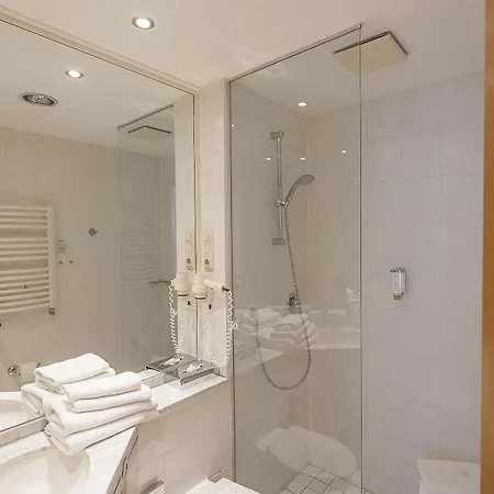 Seetelhotel Pommerscher Hof Wellnesshotel Im Herzen Der Kaiserbaeder Mit Direktem Zugang Zur Wellnessoase Shehrazade 4* Heringsdorf (Usedom)