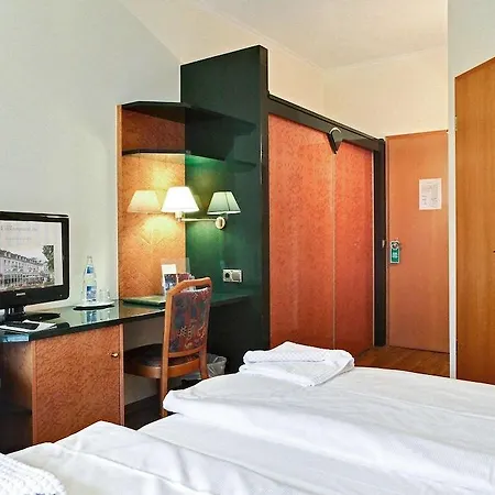 Hotel Seetelhotel Pommerscher Hof Wellnesshotel Im Herzen Der Kaiserbaeder Mit Direktem Zugang Zur Wellnessoase Shehrazade 4*