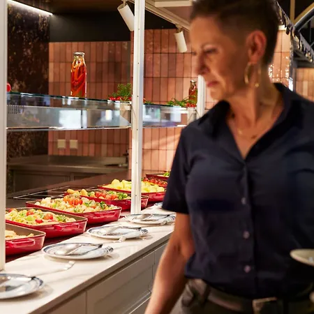酒店 Seetelhotel Pommerscher Hof Wellnesshotel Im Herzen Der Kaiserbaeder Mit Direktem Zugang Zur Wellnessoase Shehrazade 4*