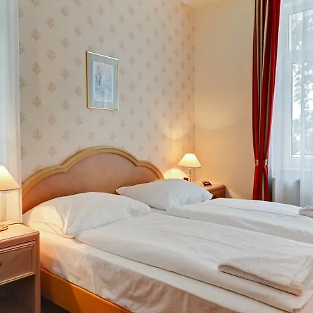 Seetelhotel Pommerscher Hof Wellnesshotel Im Herzen Der Kaiserbaeder Mit Direktem Zugang Zur Wellnessoase Shehrazade 호텔 4*