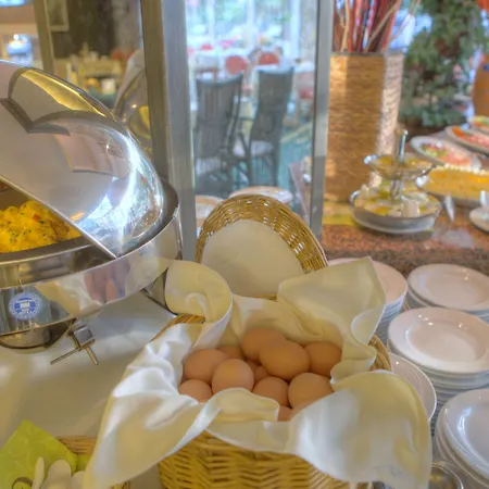 호텔 Seetelhotel Pommerscher Hof Wellnesshotel Im Herzen Der Kaiserbaeder Mit Direktem Zugang Zur Wellnessoase Shehrazade 4*