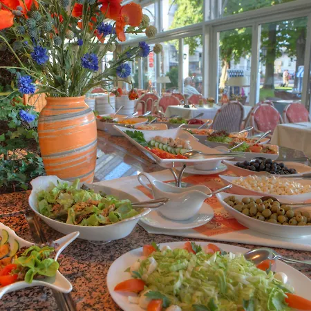 Seetelhotel Pommerscher Hof Wellnesshotel Im Herzen Der Kaiserbaeder Mit Direktem Zugang Zur Wellnessoase Shehrazade Heringsdorf (Usedom)