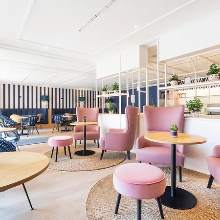 酒店 Seetelhotel Pommerscher Hof Wellnesshotel Im Herzen Der Kaiserbaeder Mit Direktem Zugang Zur Wellnessoase Shehrazade 4*
