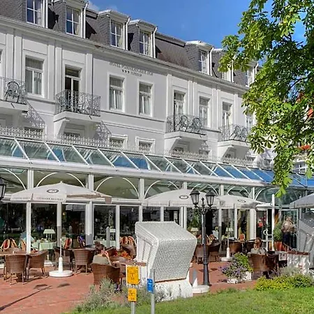 Seetelhotel Pommerscher Hof Wellnesshotel Im Herzen Der Kaiserbaeder Mit Direktem Zugang Zur Wellnessoase Shehrazade Szálloda Heringsdorf