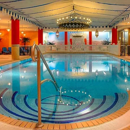 Seetelhotel Pommerscher Hof Wellnesshotel Im Herzen Der Kaiserbaeder Mit Direktem Zugang Zur Wellnessoase Shehrazade 4*