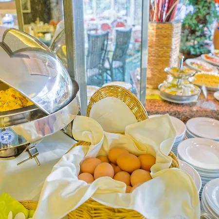 Seetelhotel Pommerscher Hof Wellnesshotel Im Herzen Der Kaiserbaeder Mit Direktem Zugang Zur Wellnessoase Shehrazade 4* Heringsdorf (Usedom)