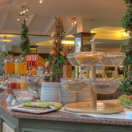 Hotel Seetelhotel Pommerscher Hof Wellnesshotel Im Herzen Der Kaiserbaeder Mit Direktem Zugang Zur Wellnessoase Shehrazade