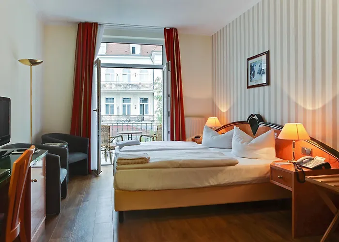 Hotell Seetelhotel Pommerscher Hof Wellnesshotel Im Herzen Der Kaiserbaeder Mit Direktem Zugang Zur Wellnessoase Shehrazade 4*