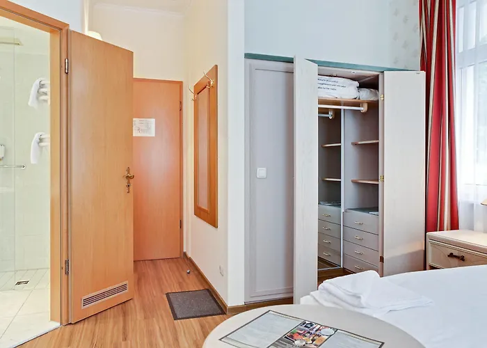 Seetelhotel Pommerscher Hof Wellnesshotel Im Herzen Der Kaiserbaeder Mit Direktem Zugang Zur Wellnessoase Shehrazade Hotell Heringsdorf (Usedom)