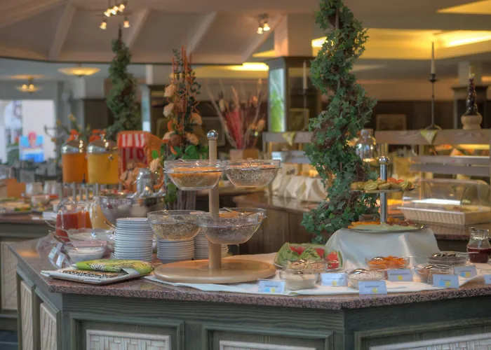 Seetelhotel Pommerscher Hof Wellnesshotel Im Herzen Der Kaiserbaeder Mit Direktem Zugang Zur Wellnessoase Shehrazade 4*
