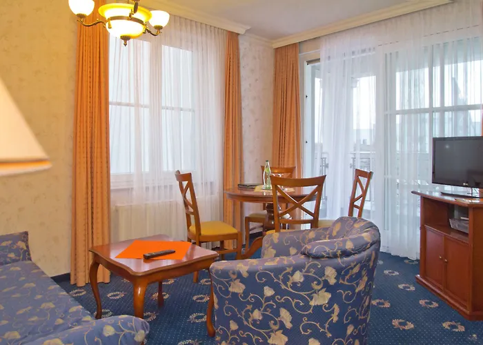 Seetelhotel Pommerscher Hof Wellnesshotel Im Herzen Der Kaiserbaeder Mit Direktem Zugang Zur Wellnessoase Shehrazade Hotell Heringsdorf (Usedom)