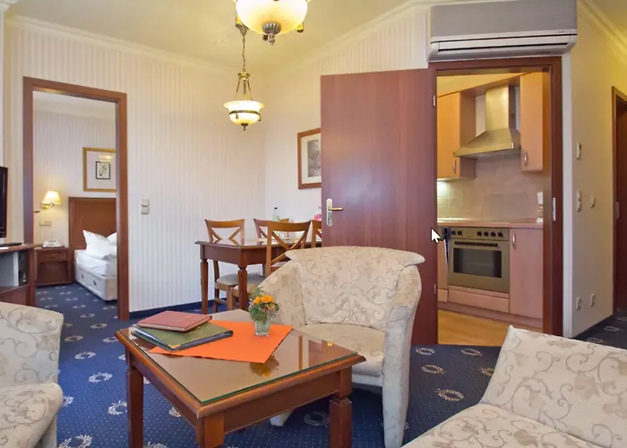 Hotell Seetelhotel Pommerscher Hof Wellnesshotel Im Herzen Der Kaiserbaeder Mit Direktem Zugang Zur Wellnessoase Shehrazade Heringsdorf (Usedom)